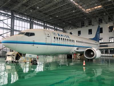 说明: 说明: B737-300飞机